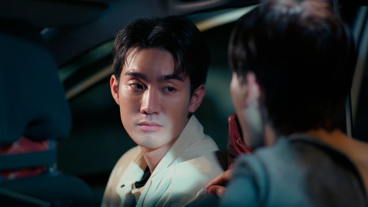GMMTV's tweet photo. พ่อมาตามล้าววววววว #Perfect10LinersEP6

@fforcejs @kasibook @JjChayakorn @poon_mit12 https://t.co/uC6VQGiSrV