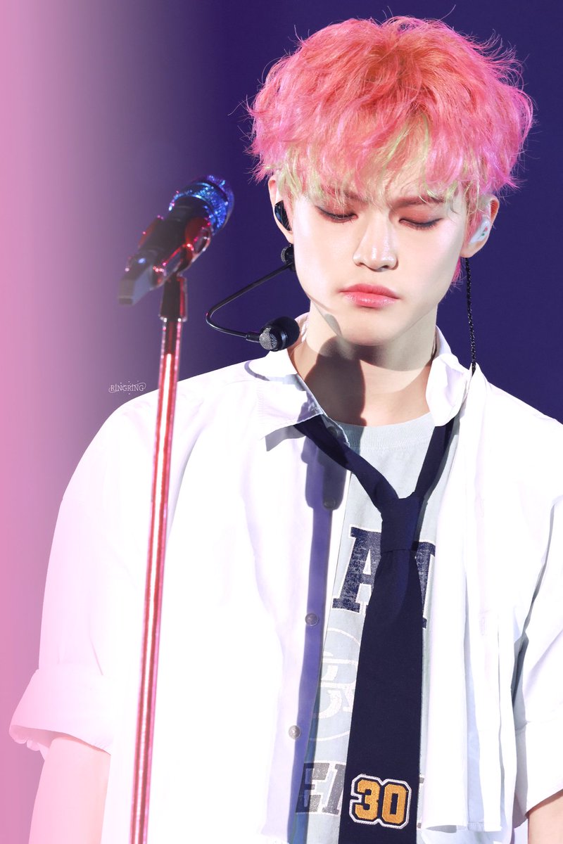 ring4ring_'s tweet photo. 241201 드림쇼3 앙콘 Day3

🎤

#CHENLE #천러 #辰乐 
#NCTDREAM https://t.co/OPivlRNqqa