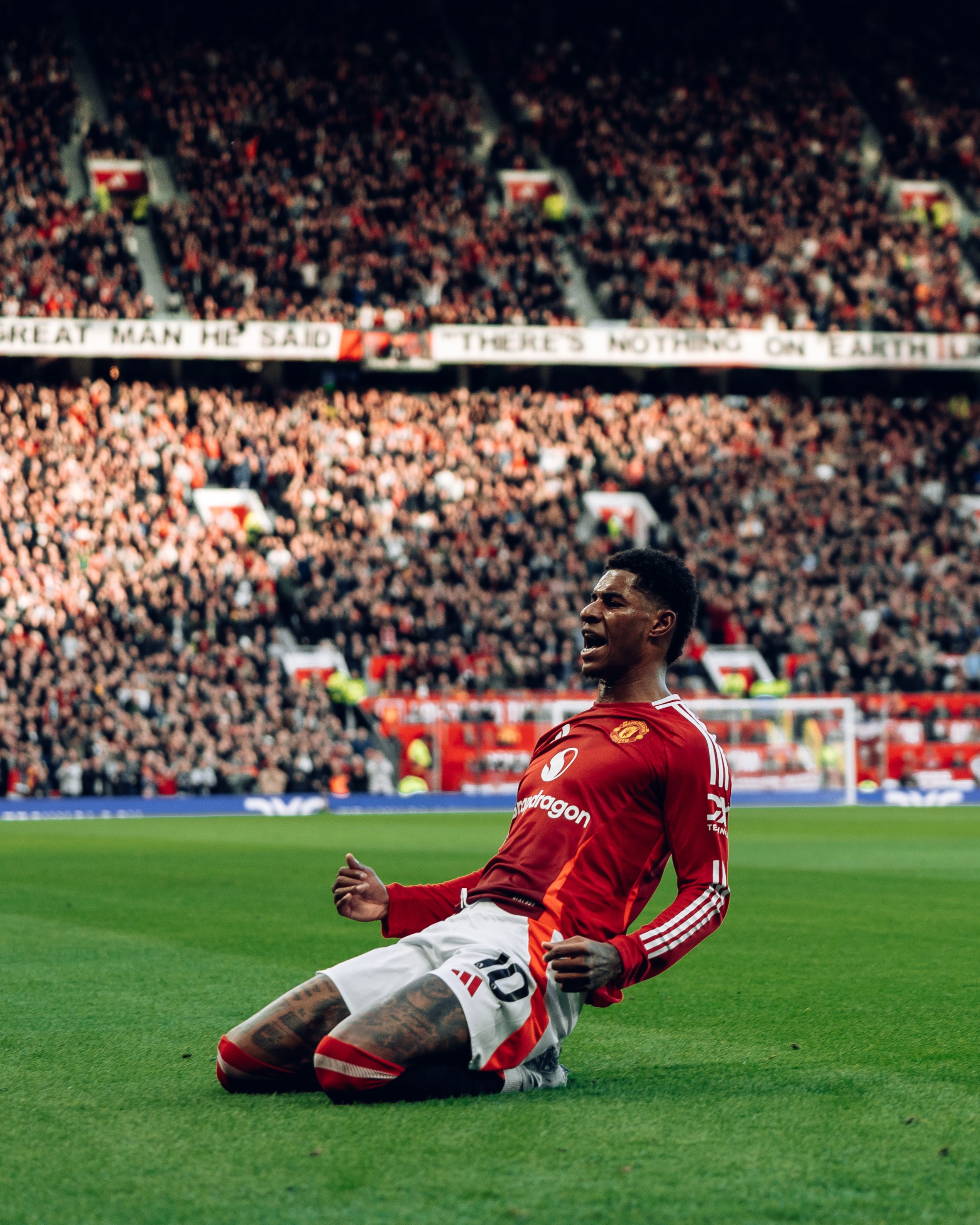 Rashford celebrando un gol. Fuente: Manchester United en "X".