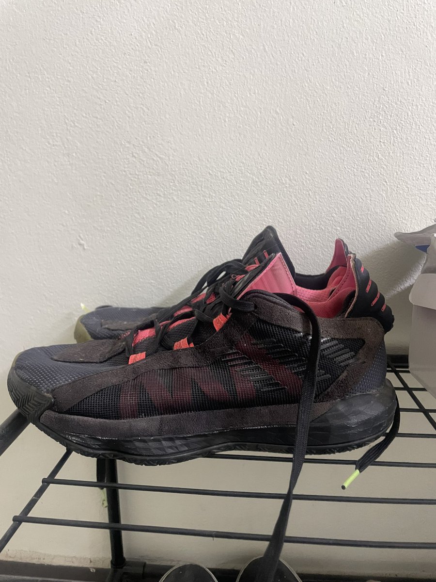 ขายรองเท้าบาส Adidas 
พื้นเหลือ95% 
พร้อมส่ง /นัดรับได้ 
size : 9 US  43 eur ‼️
price :600 รวมส่ง ลดได้นิดนึง

#รองเท้าบาส #รองเท้าบาสเกตบอล #รองเท้ามือสอง #รองเท้ามือสองของแท้ #ส่งต่อรองเท้า #รองเท้ามือสองสภาพดี #เสื้อผ้ามือ2