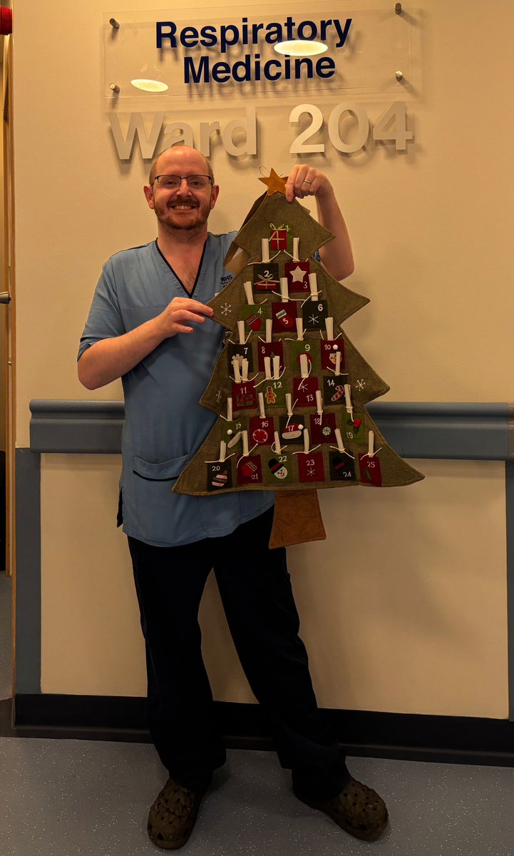 GormanCochrane's tweet photo. Holidays are coming! Stole from my @204Rie family @RIE_Lothian. @neilmcdade1975 gets the photo credit here. 25 nice things to say about staff and teams for advent is why I love my ward ❤️ https://t.co/ty5KMp9B6a