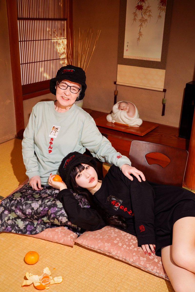 逃げ水あむ　チェキ付き　ソックスソックス　ロンT ソソミズこれもオススメ商品】 胸にチェキが入れられちゃうロンT