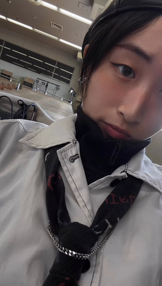 今日から12月！
今年ももう終わりか〜
年々1年経つのが早くなってる気がする🤔

今年は何もできなかったので、
来年は殺陣やアクションを習いに行こうかな！と考えてる最中です☺️

とりあえず今年最後まで無事に過ごしていきましょう♪

最近自撮りしてないのでちょっと前のです笑