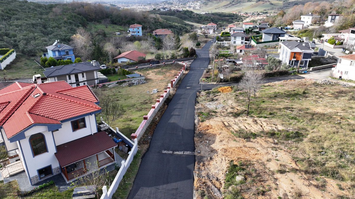 ozgurkabadayi_'s tweet image. Şile için çalışıyoruz!

Şile’de yol bakım ve asfaltlama çalışmaları, hafta sonu da dahil olmak üzere, durmaksızın tüm hızıyla devam ediyor. 🛣️

#şile #ağva