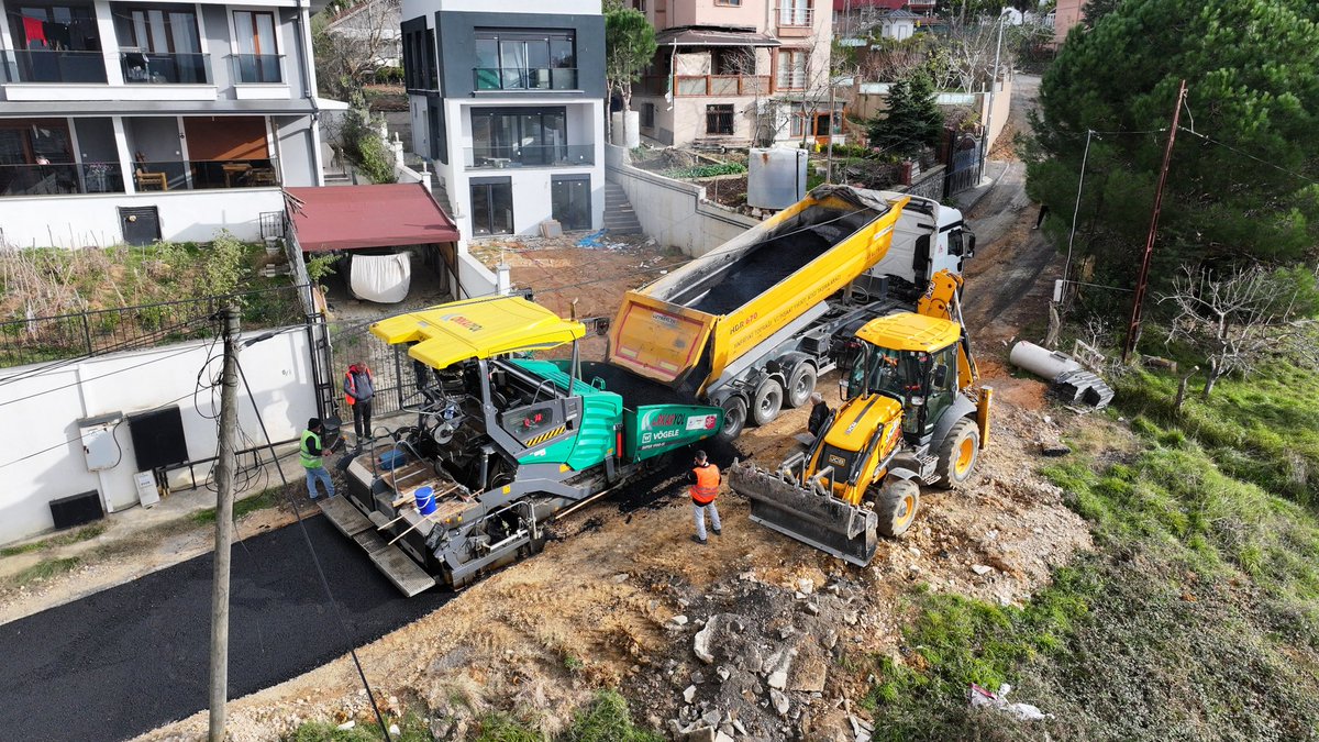 ozgurkabadayi_'s tweet image. Şile için çalışıyoruz!

Şile’de yol bakım ve asfaltlama çalışmaları, hafta sonu da dahil olmak üzere, durmaksızın tüm hızıyla devam ediyor. 🛣️

#şile #ağva