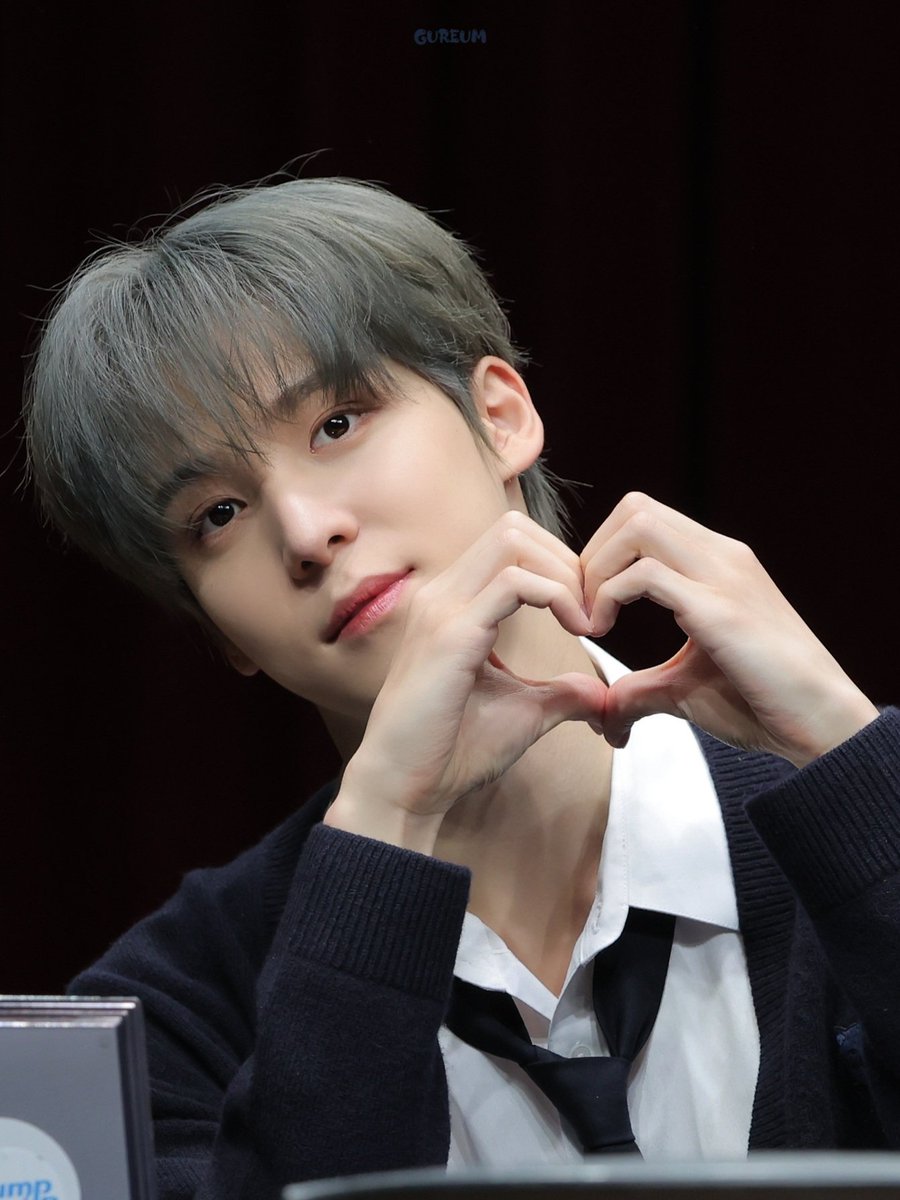 GU_REUM2's tweet photo. 241201 점프업 팬싸 윤호 🐶

윤호가 날려주는 핫튜 (๑・ω-)～♥”

#에이티즈 #ATEEZ #윤호 #YUNHO https://t.co/6HJ9WFyMXL