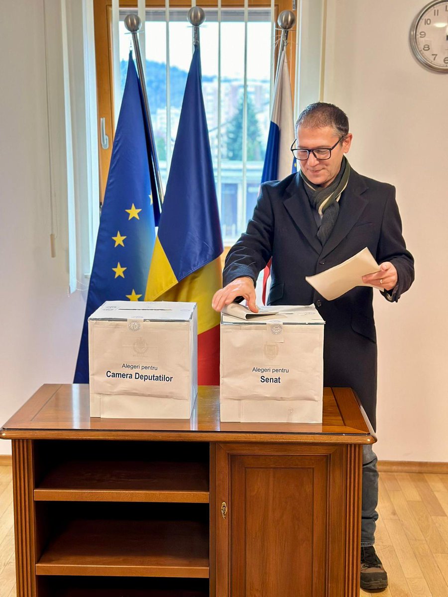Ultima zi de votare la Secția deschisă la Ljubljana pentru cetățenii români cu reşedință în străinătate care îşi aleg reprezentanţii în Parlamentul național. Azi, 1 decembrie sărbătorim Ziua Națională a României 🇷🇴 💙💛❤️ #AlegeriPrezidenţiale2024 #VotStrăinătate2024 <a href="/MAERomania/">Ministry of Foreign Affairs of Romania 🇷🇴</a>