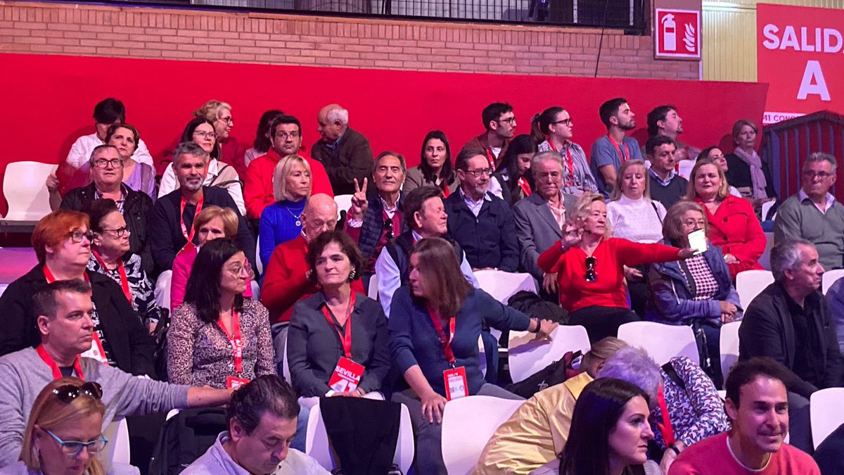 pepebernal's tweet photo. En el cierre del 41 Congreso @PSOE no podía faltar la gente de #Marbella y #SanPedro. Se han sumado a la decena de delegados y observadores que ambas agrupaciones hemos tenido en #Sevilla.
Hemos dejado nuestra huella y nuestras propuestas.
🌹👏❤️ https://t.co/b9AqkzX6pa