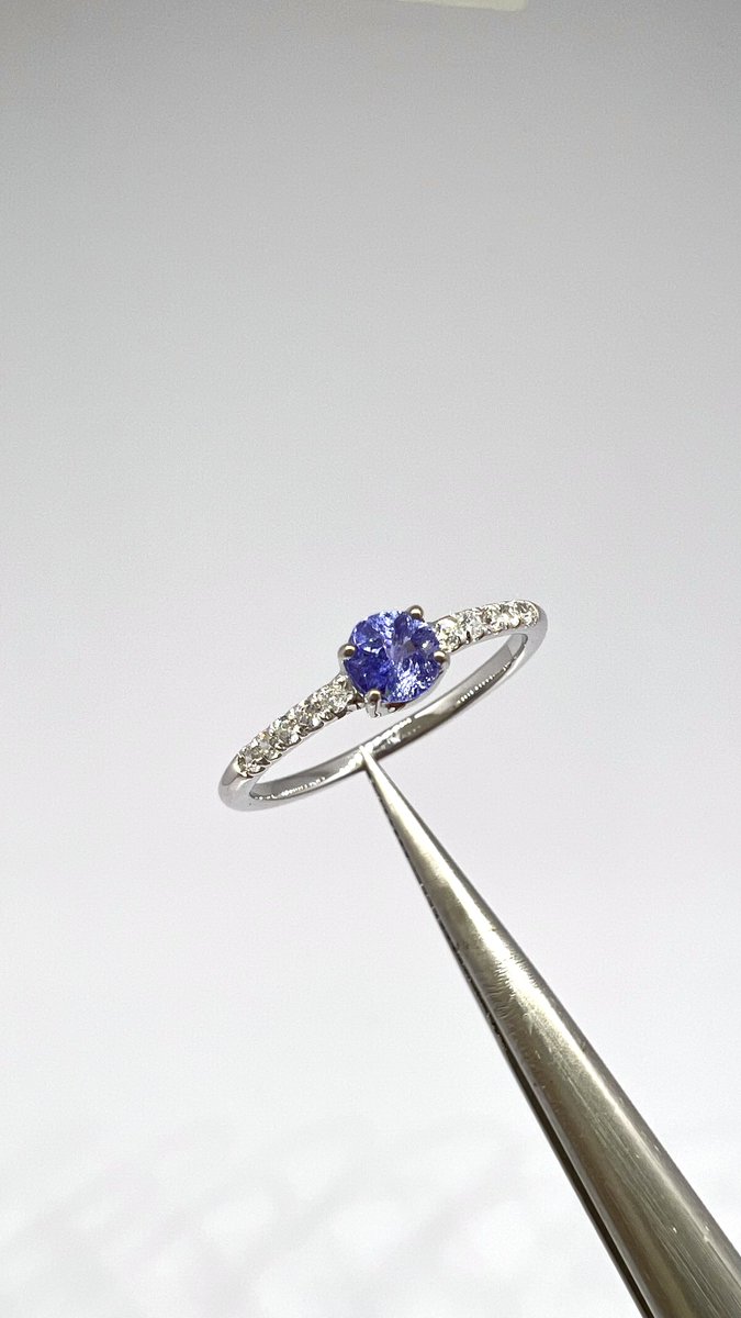 CorredorFredy's tweet image. 🎉 ¡CONCURSO INTERNACIONAL GANA UNA PIEZA ÚNICA DE NUESTRA JOYERÍA ESMERALDO! ✨

¡Es fácil! Solo:

1️⃣ Síguenos en X e Instagram.
2️⃣ Dale "Me Gusta y Retuitea " este tweet.
3️⃣ Menciona a 1 amigo/a.

¡Tienes hasta el 15 de Dic para participar!🏆 

Anillo Tanzanita &amp;amp; Oro Blanco 💍