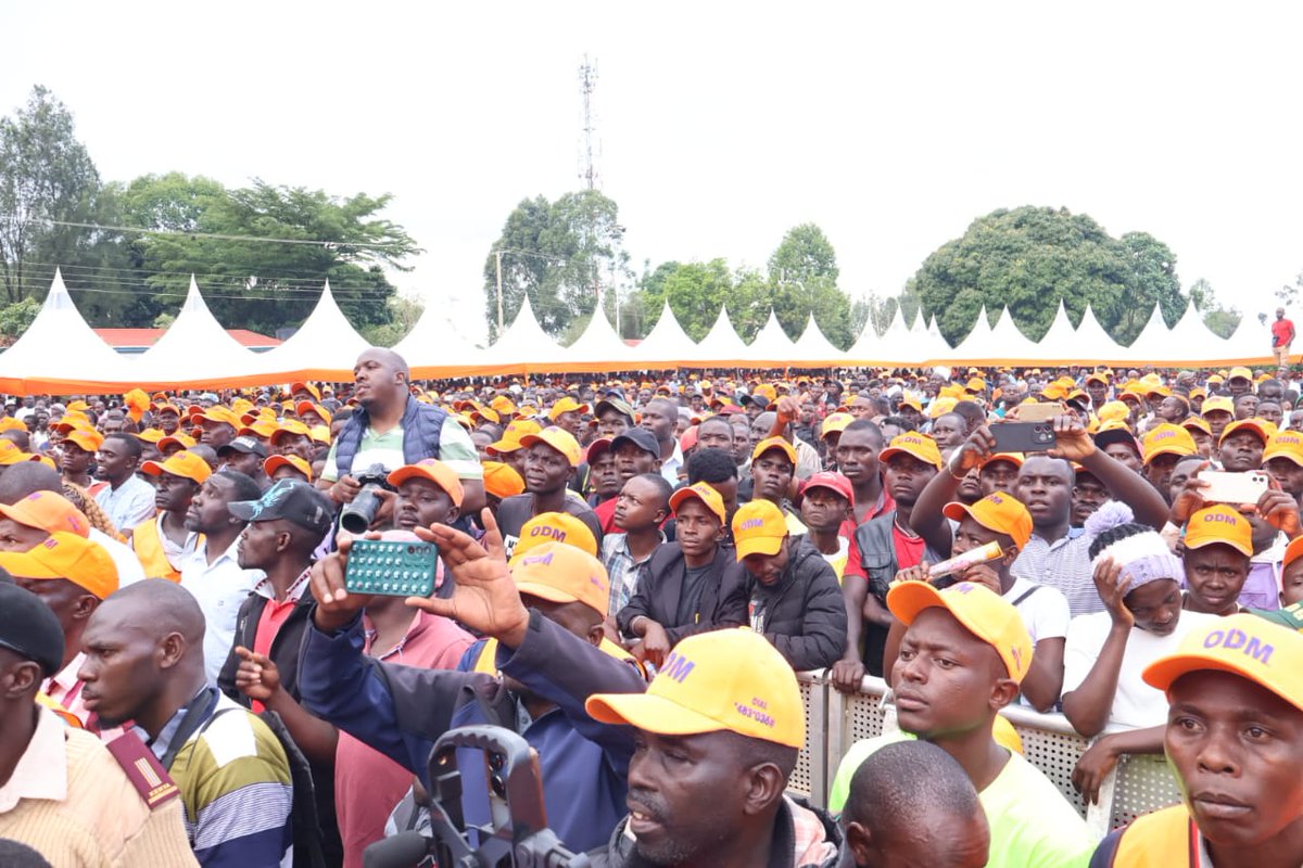 DrOparanya's tweet image. Joined Rt. Hon. @RailaOdinga at Hon. Otsosi's homecoming celebration today. I urged ODM members to embrace unity and work collaboratively with President Ruto's government to enhance development and deliver progress for all Kenyans. #UnityForDevelopment #WorkingTogether