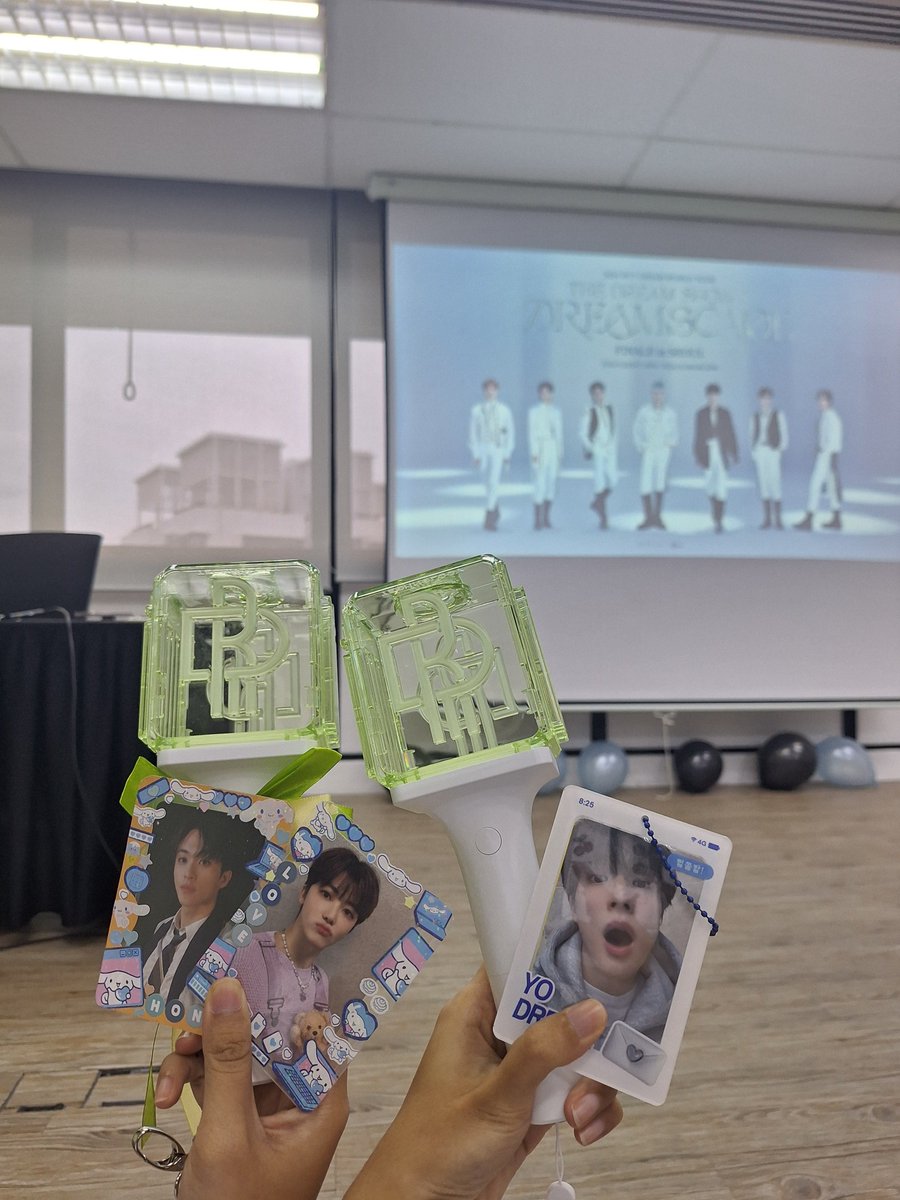 today my fangirl buddy is <a href="/JHosunshineee/">Cikin</a> kat screening event <a href="/SIJEUNIE_MY/">SIJEUNIE MALAYSIA</a> 🤍