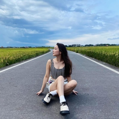 introspectionism frostbitten
どんなに闇の深い夜でも，かならず　明日は来るから