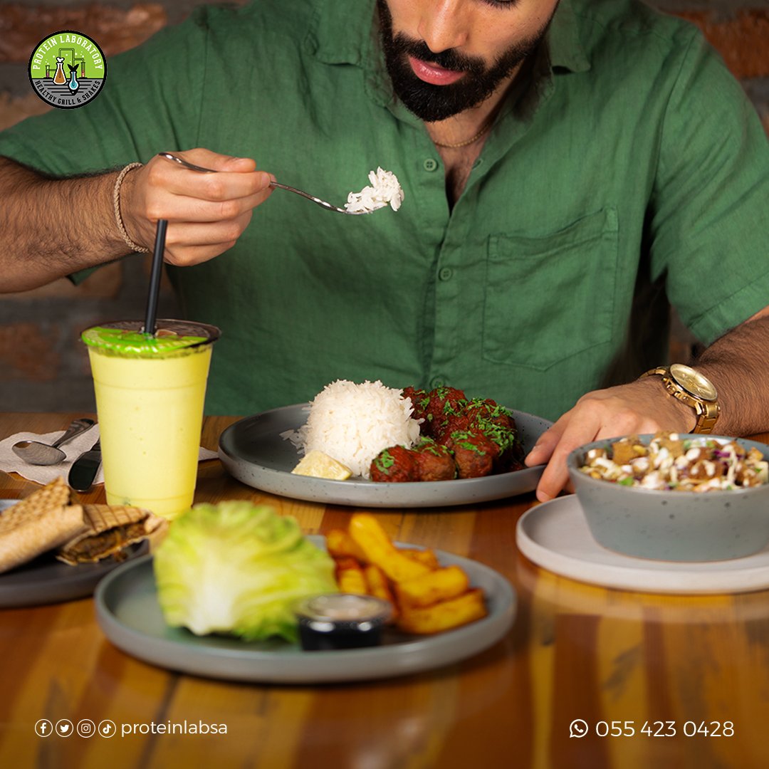 داوود باشا من الأطباق اللي دايم تضيف لمسة لذيذة ليومك!
تربّينا على طعمها الشهي، والحين نوفرها لك في بروتين لابوراتوري بنفس النكهة الأصيلة وبـ393 سعرة حرارية بس.

#طعام_صحي #دايت #دايت_صحي #جده #السعودية #السعوديه #healthyfood #healthylifestyle #health #HealthyRestaurant