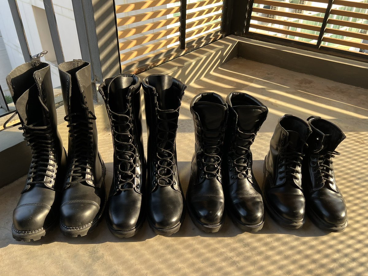 บ่ายวันอาทิตย์เย็นๆนั่งเช็ดรองเท้าวนไป