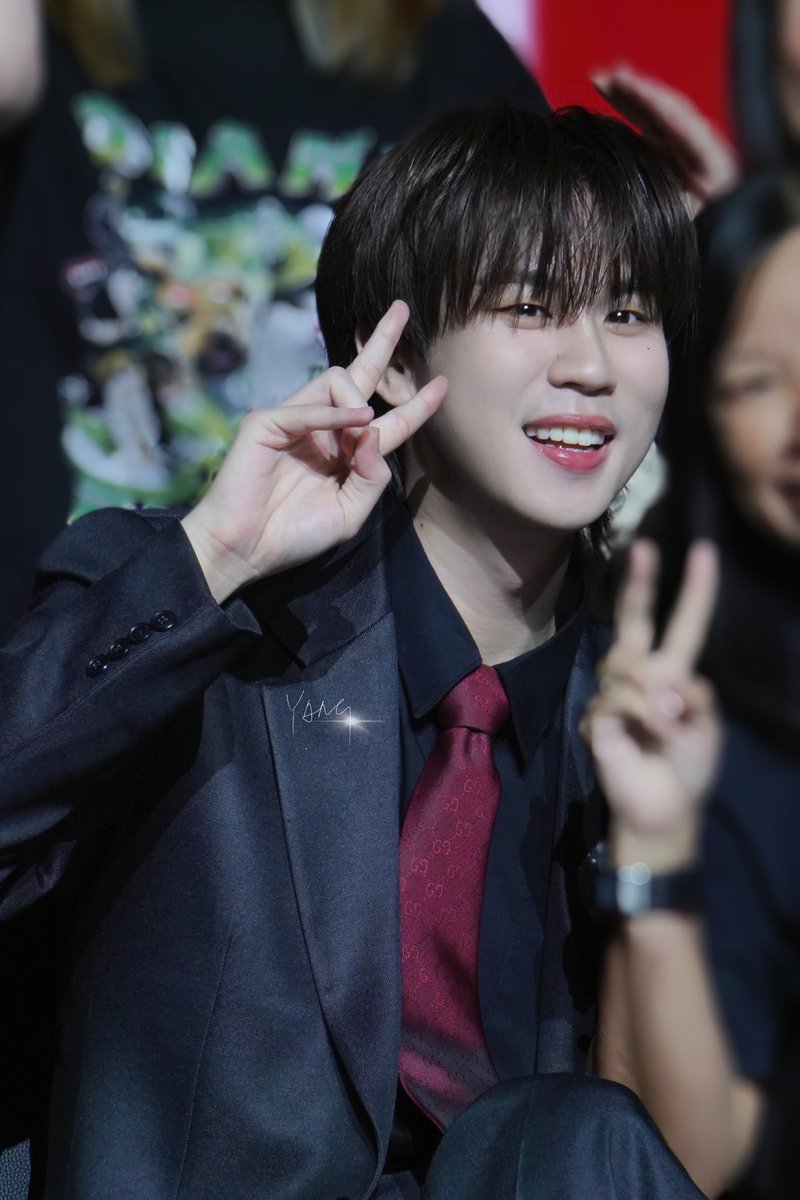 ymq1998infinite's tweet photo. ✌🏻

#prem_space 
 #GMMTVFandayinBKKxBP https://t.co/mBFV1dROka