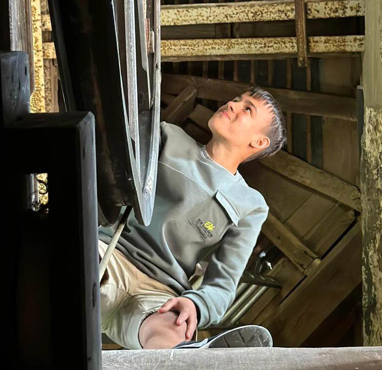 DovesGuide's tweet image. Pleased to welcome Ryan Faulkner-Hatt to the Dove Team. Ryan is a young ringer from Prittlewell in Essex  has a particular interest in engineering and bell history. He has joined the team to work on a new project, more of which will be announced in due course.