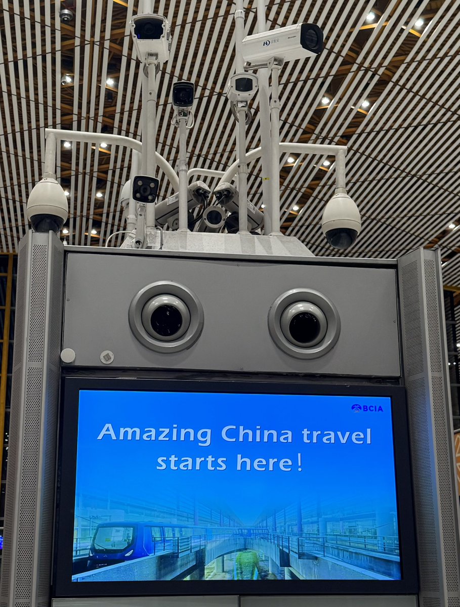 EleanorOlcott's tweet photo. Warm welcome for tourists in Beijing https://t.co/I8HERtQXQl