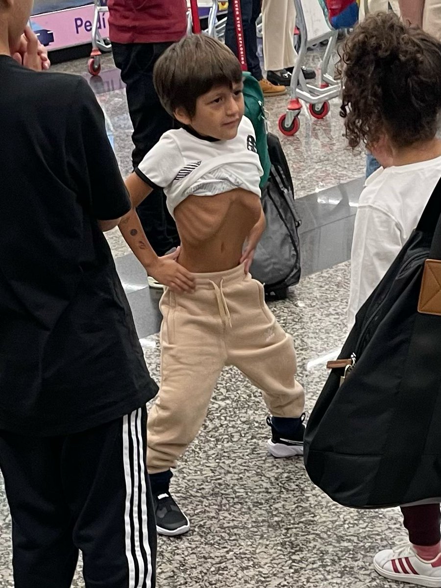 dovallerj's tweet image. 🚨 ATENÇÃO 🚨
Esse é o Lorenzo com fome de vitórias fora de casa!
Repasse pro FLUMINENSE trazer os 3 pontos pra casa!