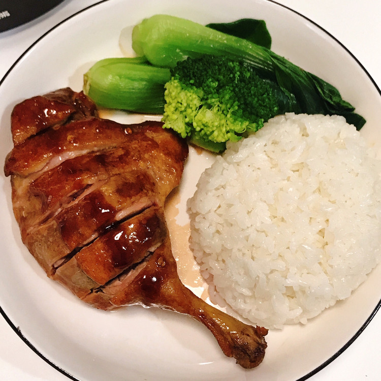 Have you ever eaten this roast duck leg?