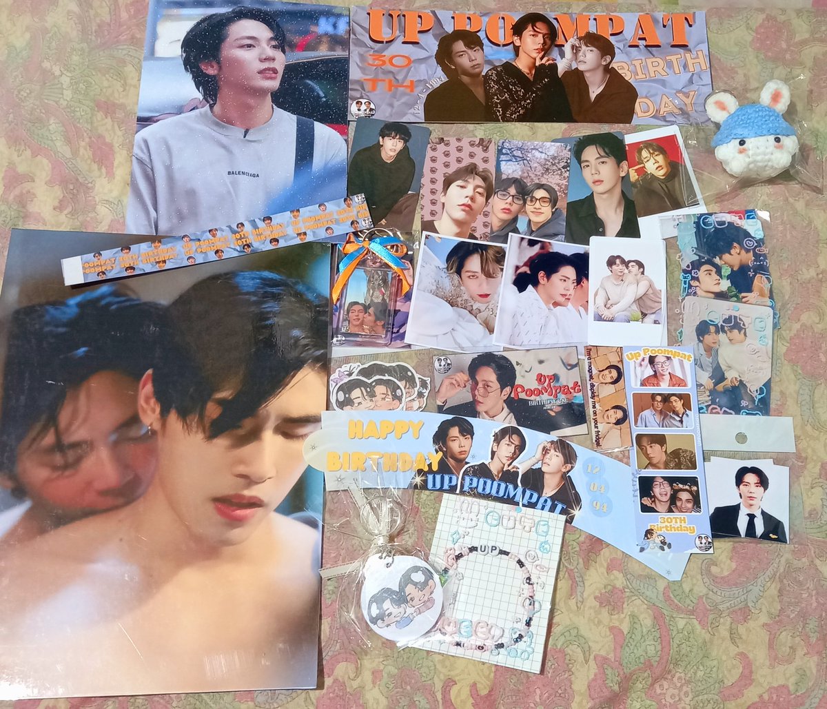 Luve_Tia's tweet photo. The freebies and prizes prepared by the admins 🥰🥰
#Uppoompat
#UpPoompatBDAY_CSEinPH https://t.co/ZDMF069KgE