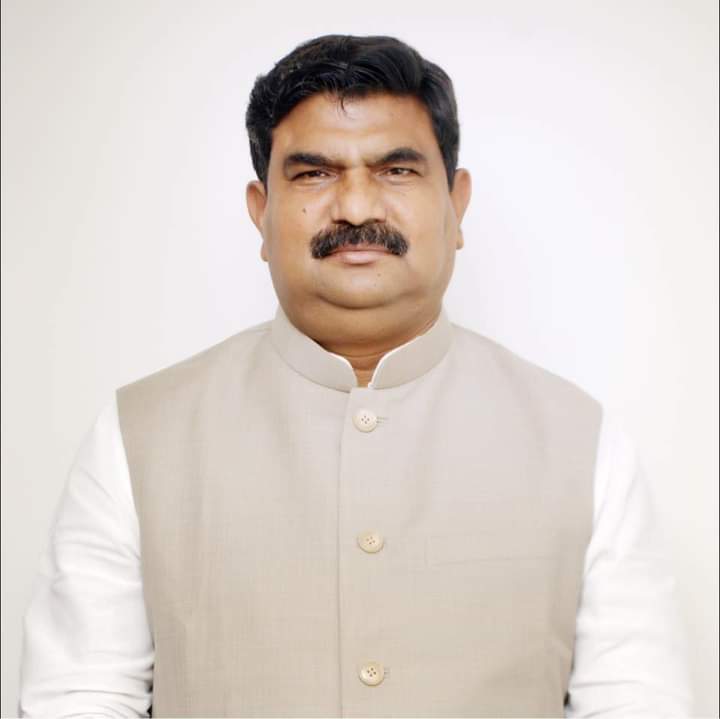 schaurasiabjp's tweet image. प्रखर वक्ता, कुशल संगठनकर्ता, भाजपा उत्तर प्रदेश के प्रदेश महामंत्री (संगठन)  आदरणीय श्री धर्मपाल सिंह जी को जन्मदिन की हार्दिक बधाई एवं शुभकामनाएं।
महादेव से आपके उत्तम स्वास्थ्य, सुदीर्घ व सुयशपूर्ण जीवन की प्रार्थना है।
#Dharmpalsingh