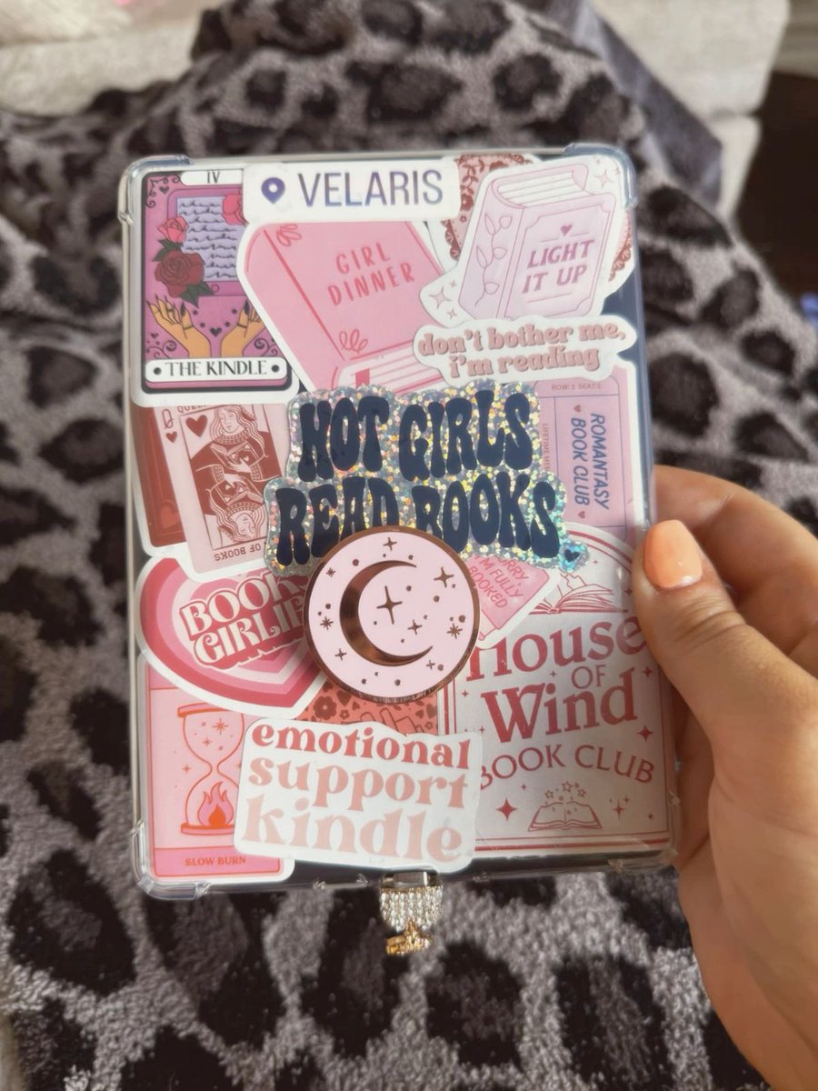 📚SORTEIO VALENDO R$5,00 EM E-BOOK OU PIX📚

• regras:

▪︎ me seguir
▪︎ dar rt nesse post e no post abaixo
▪︎ marcar alguém nos comentários 

resultado: domingo (08/12)