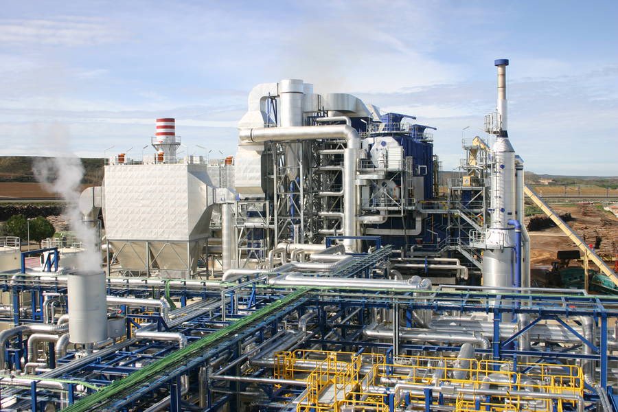 شركة <a href="/RiyadhCement/">أسمنت الرياض</a> توقع اتفاقية مع الشركة الوطنية لنقل الكهرباء، التابعة لـ <a href="/ALKAHRABA/">السعودية للكهرباء</a>، لإنشاء محطة نقل للكهرباء، قدرتها 92.2 ميجا فولت أمبير.

تهدف إلى:
- توفير الطاقة لمصانع الشركة
- ⁠تقليل الانبعاثات في منشآتها
- إزاحة الوقود السائل