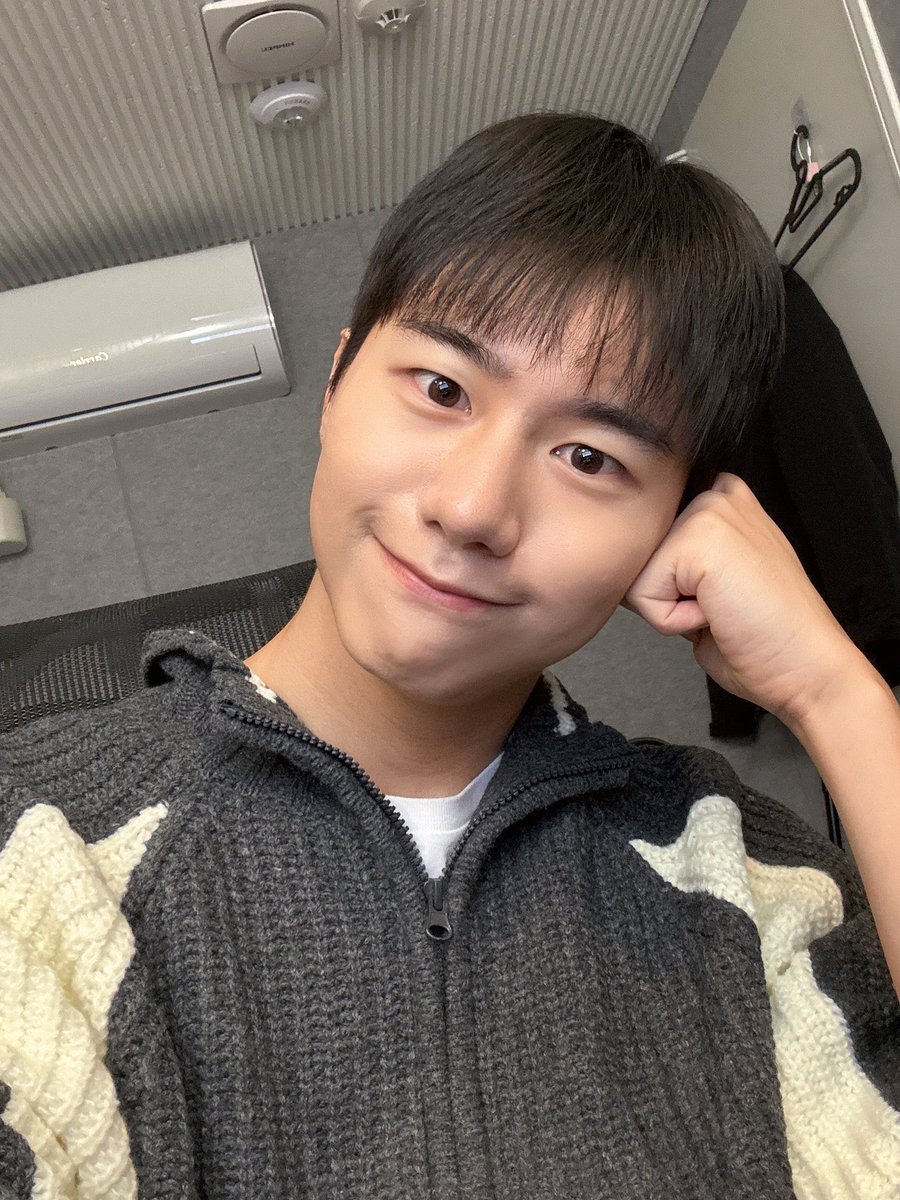 몇살인데 왜 애기가 됐는데 . . . .