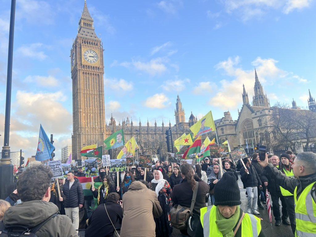 xunavek's tweet photo. 🏛️ Kurds and allies take their call for justice to the UK Parliament!
Thousands march in central London, waving flags and raising slogans for freedom, equality, and an end to repression. Their voices echo through the heart of British democracy.
✊ #HandsOffKurds #KurdsResist https://t.co/JUR17FeRnU