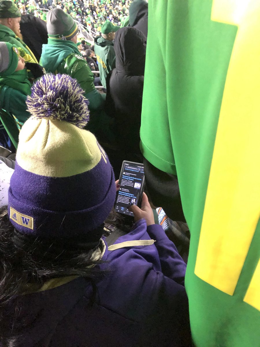 Southern__Duck's tweet photo. From the ducks subreddit, taken during yesterday's game https://t.co/8JpYzifiNM