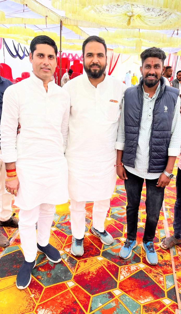 VishnuGNSUI's tweet photo. आज आगर में मार्गदर्शक बड़े भैया आदरणीय श्री विपिन वानखेड़े जी द्वारा आयोजित कार्यकर्ता सम्मेलन एवं दीपावली मिलन समारोह में ।
#टीम_विपिन_वानखेड़े 

@VipinWankhede_ @UdayBhanuIYC  @varunchoudhary2  @ankushwithrg  @Mahaveergurjar_  @Ritubarala  @AASHU_NSUI  #ImranAli #Vishnugurjar https://t.co/tj3lHdtj8Z