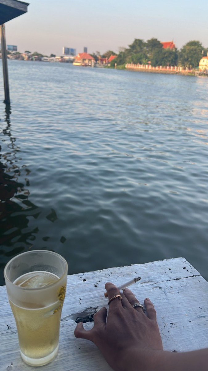 Helen0513qq's tweet photo. กินตั้งแต่เช้าจนท่าเรือปิดก็ไปหากินต่อทำบุญแบบไหนก่อน555 https://t.co/wuaR6LmWKy
