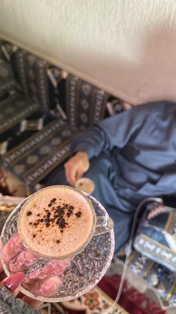 sh7iea's tweet photo. عـيون أبـوي تتسع لي لو تضـيق الأرض 
وقلبه عن جمـيع الـناس لي مـأوى🤍 https://t.co/nFYBDujA6H