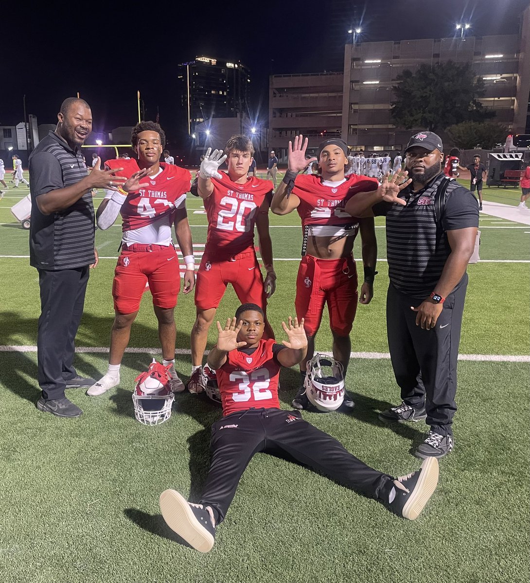 SFlem91's tweet photo. Off-season grind starts now, same championship mindset. ๐๐ช. The journey to greatness never stops! ๐ฏ Proud to lead this group of Eagles as we build, grow, and prepare for the season ahead. Letโs keep pushing the limits! #EaglePride #OffSeasonWork #FootballFamily #rbhigh #efnd #coachlife