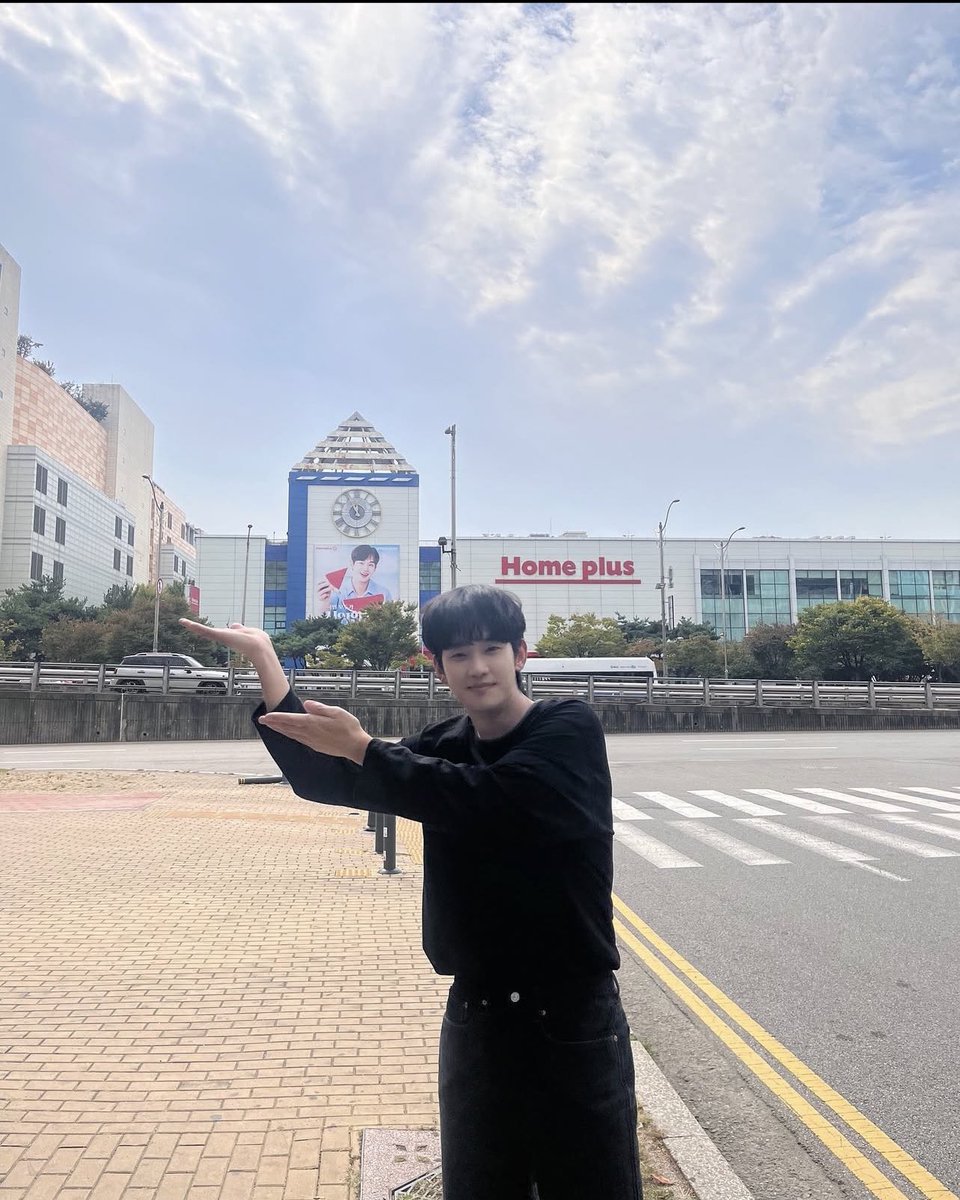 I_lov_Rain's tweet image. HOMEPLUS 🫲🏼🫲🏼

#KimSoohyun
#Homeplus 
#Knockoff