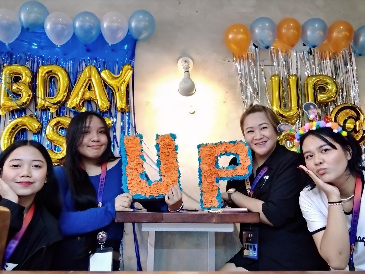 UpPoomPHFC's tweet photo. The rain failed to stop us from celebrating! 🤭 Thanks again to all toobtubs who came earlier, it doesn't matter if there's only few of us. Hope you guys had a great time even for a short time. See u again in future events! 🤗🤍
#UpPoompatBDAY_CSEinPH
#UpPoom #toobtub #uppoompat https://t.co/e3aoiGdt66