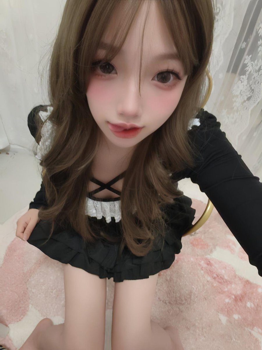 mmmaobilo's tweet photo. 4连拍 😂😂😂 #反差 #CDTS #女装大佬 https://t.co/0NQ2sSScii
