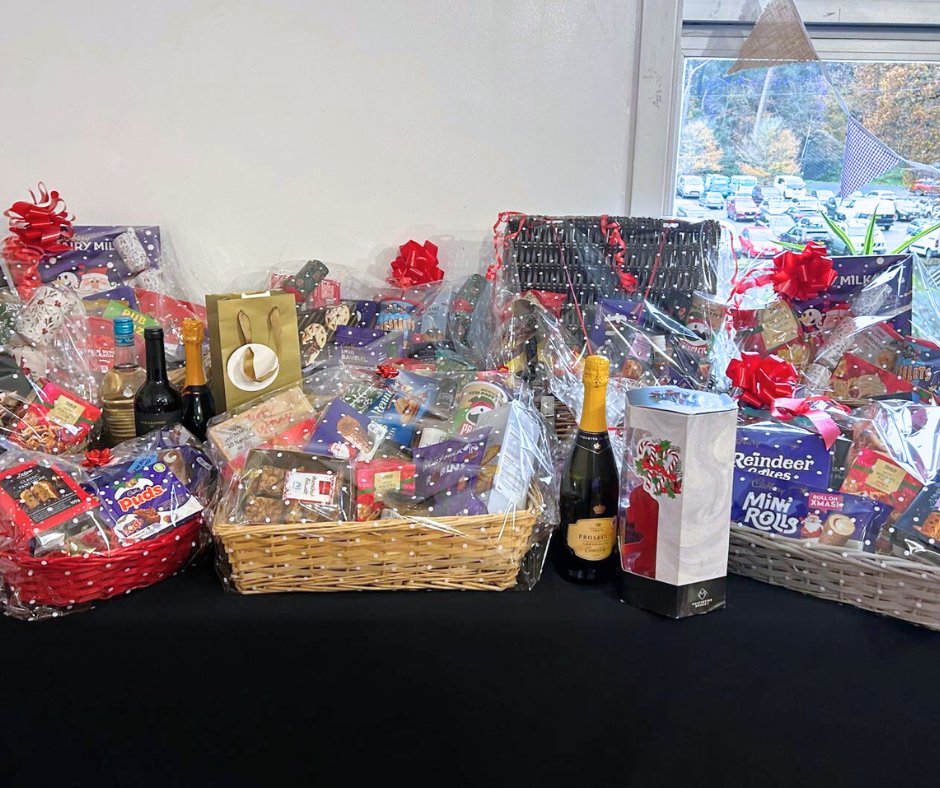 A brilliant day was had yesterday by all attending the Queen's Park Ladies Club's Christmas waltz. With 11 teams playing for the prize, congratulations go to the Doughty team as winners of the day!

#DorsetGolf #BournemouthGolf #GolfComp