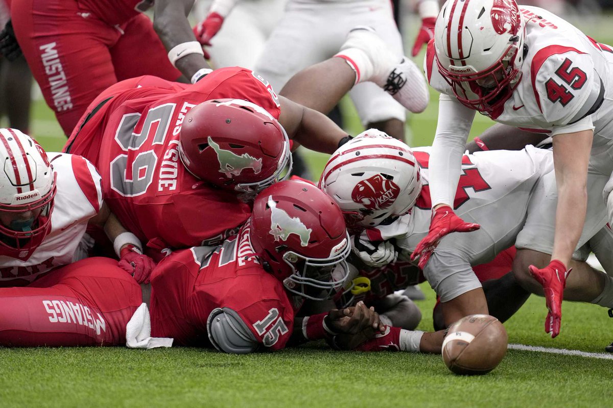 Key takeaways from the Houston high school football regional semifinals dlvr.it/TGWPBt