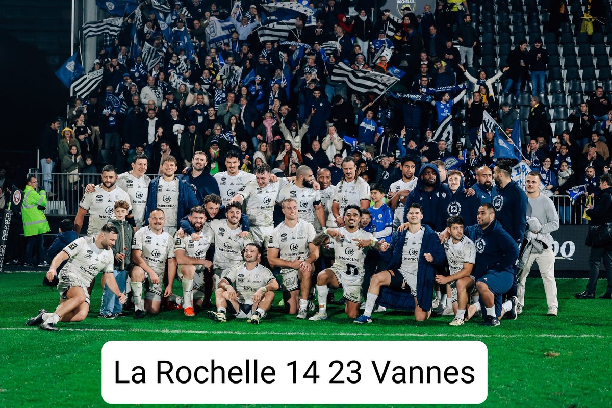 catourneovale's tweet photo. 💥 Exploit historique ce week-end de VANNES, chapeau bas Messieurs🙏
Gagner son 1er match de #Top14 à l'extérieur, à La Rochelle, c'est époustouflant 🤩
Incroyable cette communion des joueurs et supporters bretons à Deflandre en chantant "Ici ici c'est la Rabine"!
#Rugby #SRRCV https://t.co/fGlzOL7CxP