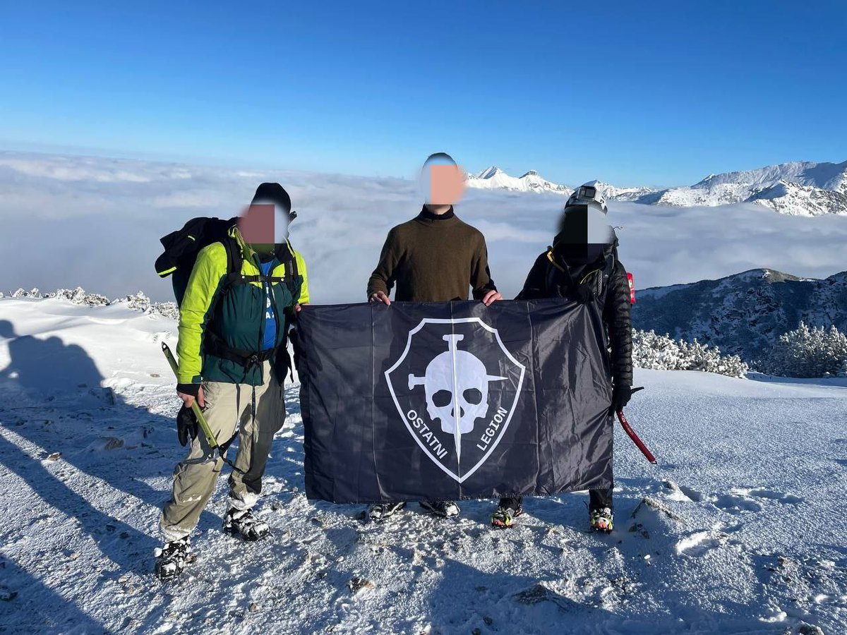 OstatniLegion's tweet photo. Właśnie zakończył się nasz listopadowy obóz górski - aktywizm w Ostatnim Legionie oznacza również dbanie o zdrowie i poznawanie piękna natury. https://t.co/x0m3uHwbw3