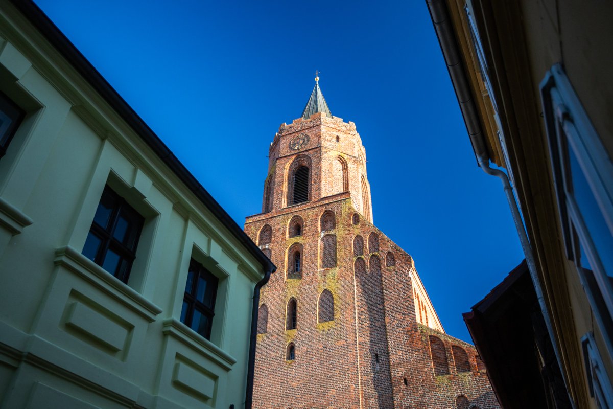 JornTornow's tweet photo. Beeskow
Camera: Canon EOS RP
Adapter: EF-RF
Lens: Canon EF 17-40mm/4
Filter: Circular polarizing filter
#canon #canonrp #1740mm4 #canonlens #beeskow #brandenburg #germany https://t.co/57SAVe48Dj