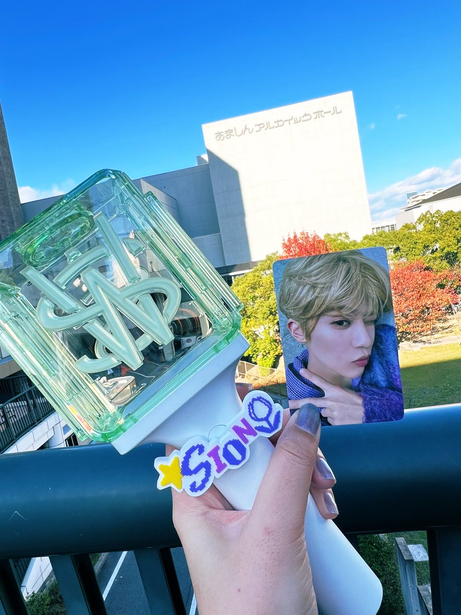 neo7chi's tweet photo. うぃしとってもよかった！去年のホールは埋まらなかったけどほんといっぱいのお客さんが入ってて感動したし、みんなの成長を感じておばばはもう泣きそうよ🥲🥲素敵な時間をありがとう💜 https://t.co/TwnyrY2fqG