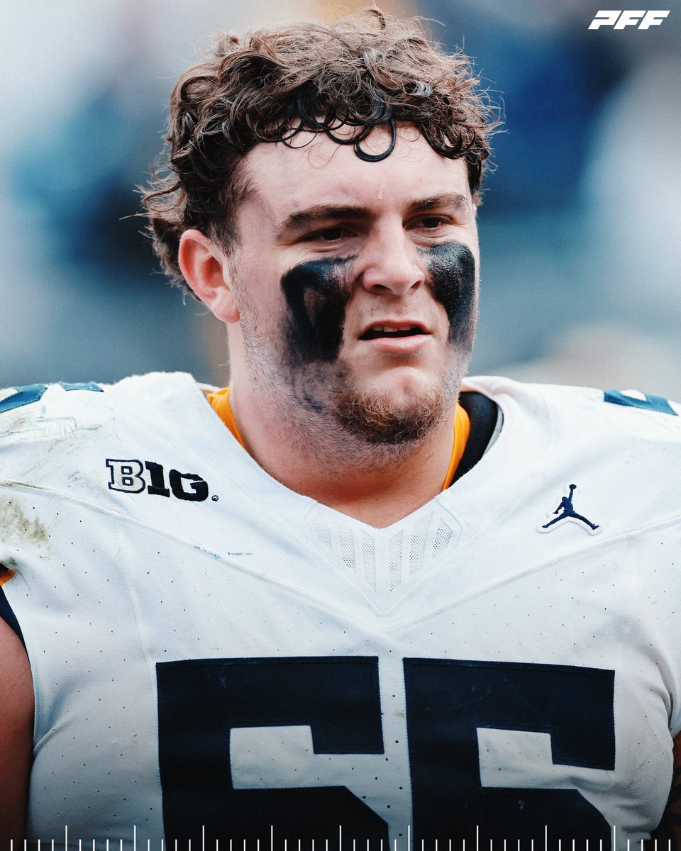 PFF_College's tweet photo. Mason Graham: 90.9 Run Defnse Grade vs Ohio State

〽️ 1st Among All Defensive Tackles in Week 14

@UMichFootball https://t.co/poZNkNl6A1