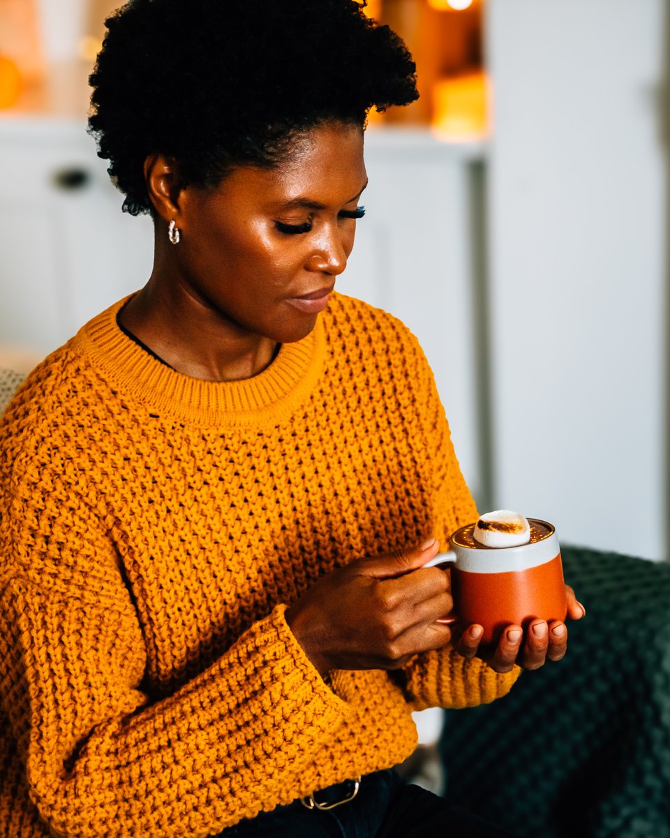 Turn your hot chocolate into a showstopper with the perfect toasted marshmallow! ☕🔥 A Tala Mini Blow Torch is all you need, simply pile on the marshmallows, give them a quick toast, and watch your cosy drink get an instant upgrade. ✨#hotchocolate #winterwarmer
