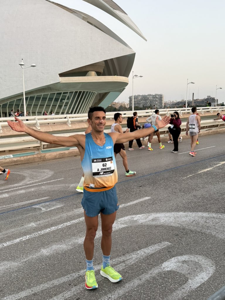En estas fotos veo 3 deportistas muy trabajadores, que un día quisieron apostar por ver donde podían llegar, siempre escuchando y  siempre con una sonrisa en cada entreno. <a href="/LauraLuengo/">Laura Luengo</a> <a href="/AndreuBlanes/">Andreu Blanes Reig</a> <a href="/Alex_balilla/">Alex Jiménez</a> Felicidades!!