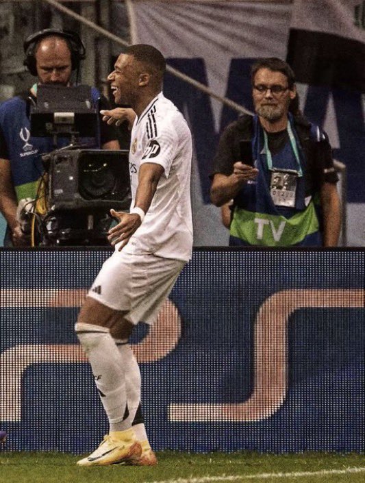 RMadridPix's tweet photo. Bellingham.         &amp;.    Mbappe https://t.co/fcdRi0N9cr