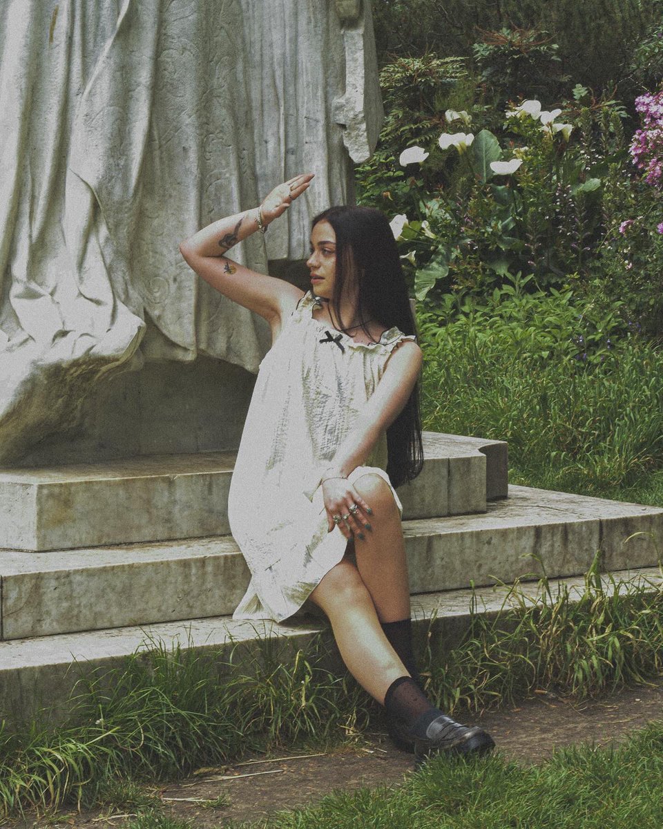 DivineInsightss's tweet photo. Léa 

🎀🤍🌸🪽🩰

#picoftheday #photograghy #GIRLSGIRLS #art #aesthetic https://t.co/gINHLcj5i1