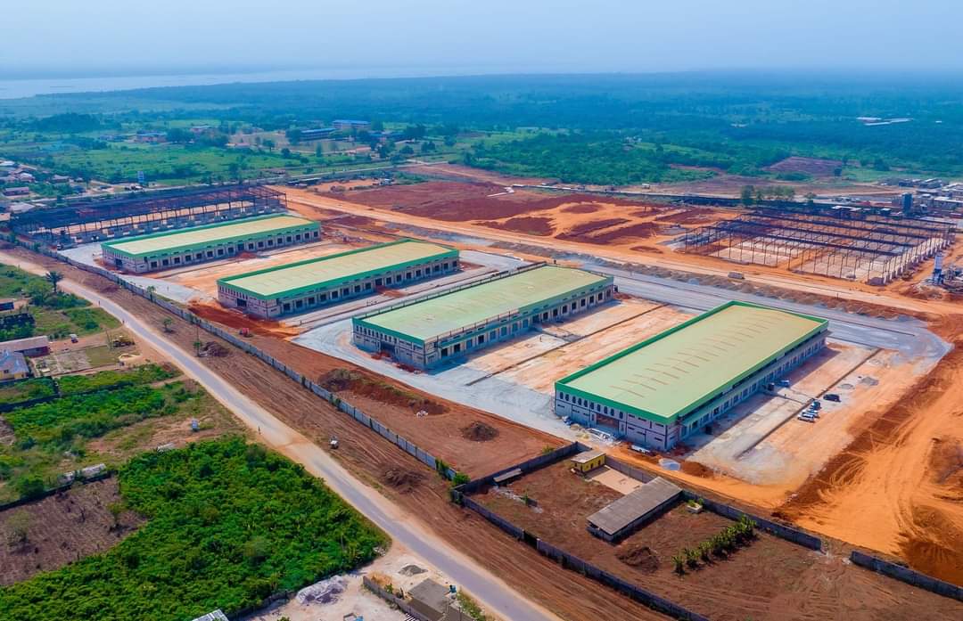 Origintechng's tweet image. We were honoured to host His Excellency, Governor @jidesanwoolu, @Abi_Olusanya, and other esteemed cabinet members for a working visit to the ongoing Lagos Central Food Security Systems &amp;amp; Logistics Hub at Ketu-Ereyun, Epe, Lagos.