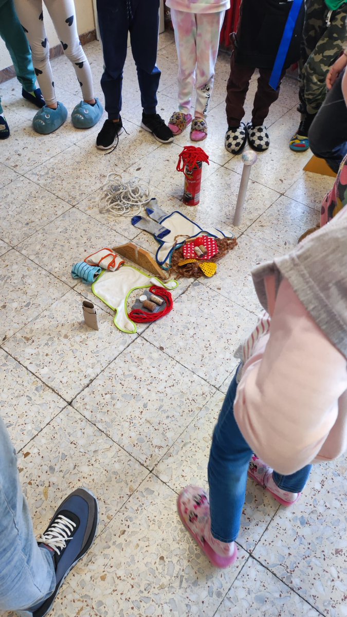 cracamposc's tweet photo. "Un mundo más justo a través del teatro" Visitas para crear,imaginar,representar,inventar... @yocontigoteatro @Coodecyl @DipuSG @sepiegob @EUErasmusPlus https://t.co/EDSxAmC1lr